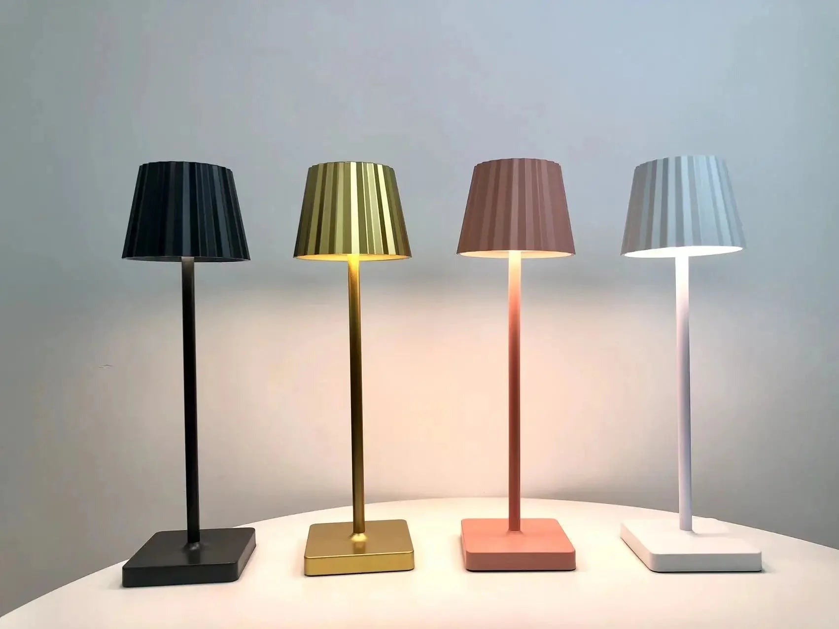Illumine Kabellose Tischlampe